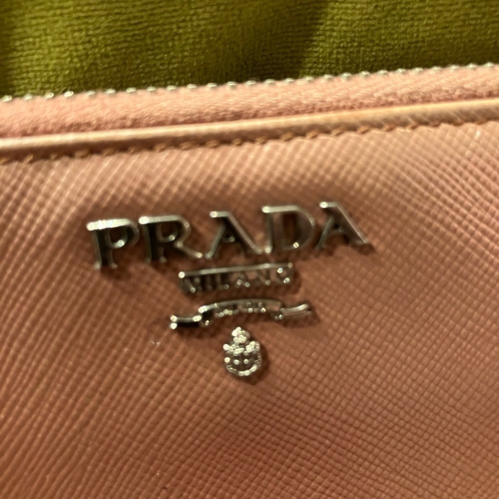 Prada Wallet - Picture 4 of 8